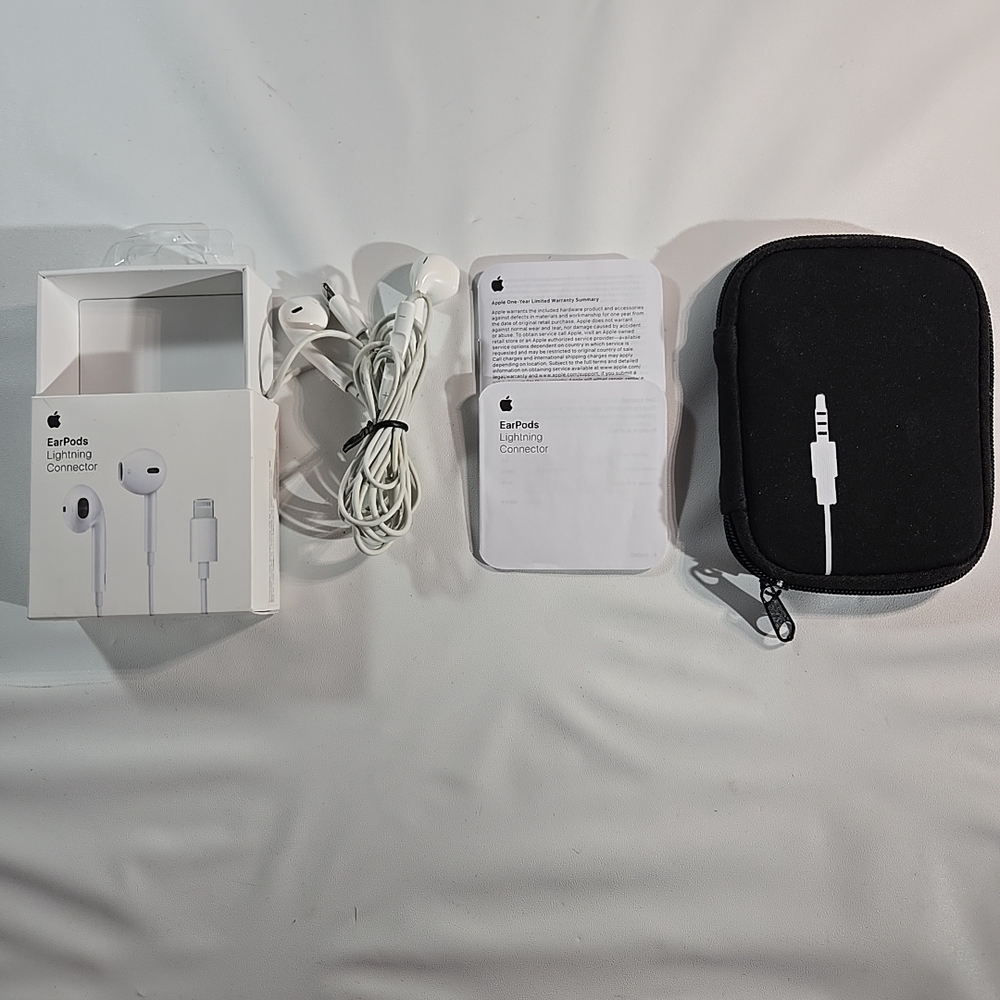 Apple EarPods with Lightning Connector